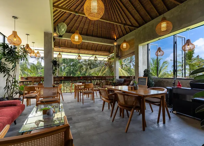 Bali View Hotel 4*