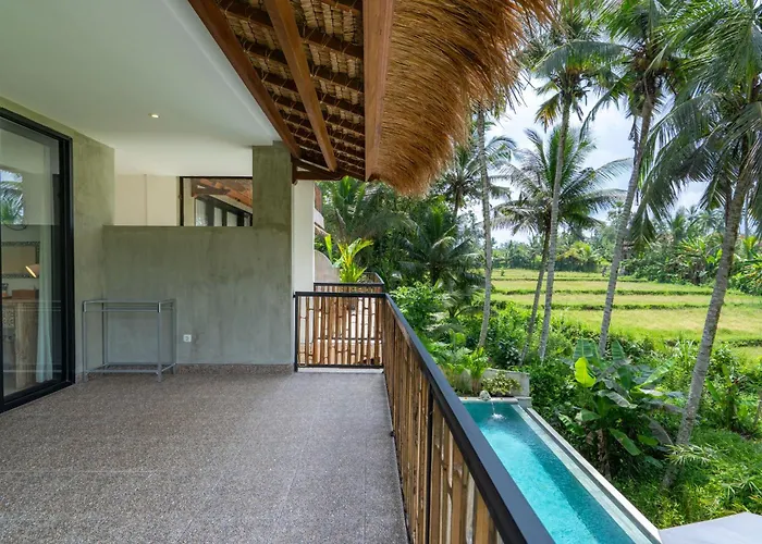 Bali View Hotel 4*